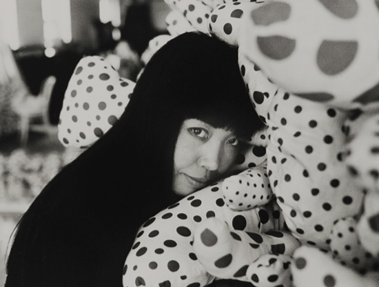 Yayoi Kusama: królowa kropek, samotności i artystycznej odwagi